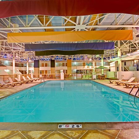 Days Inn By Wyndham Montgomery Near Aum Екстериор снимка